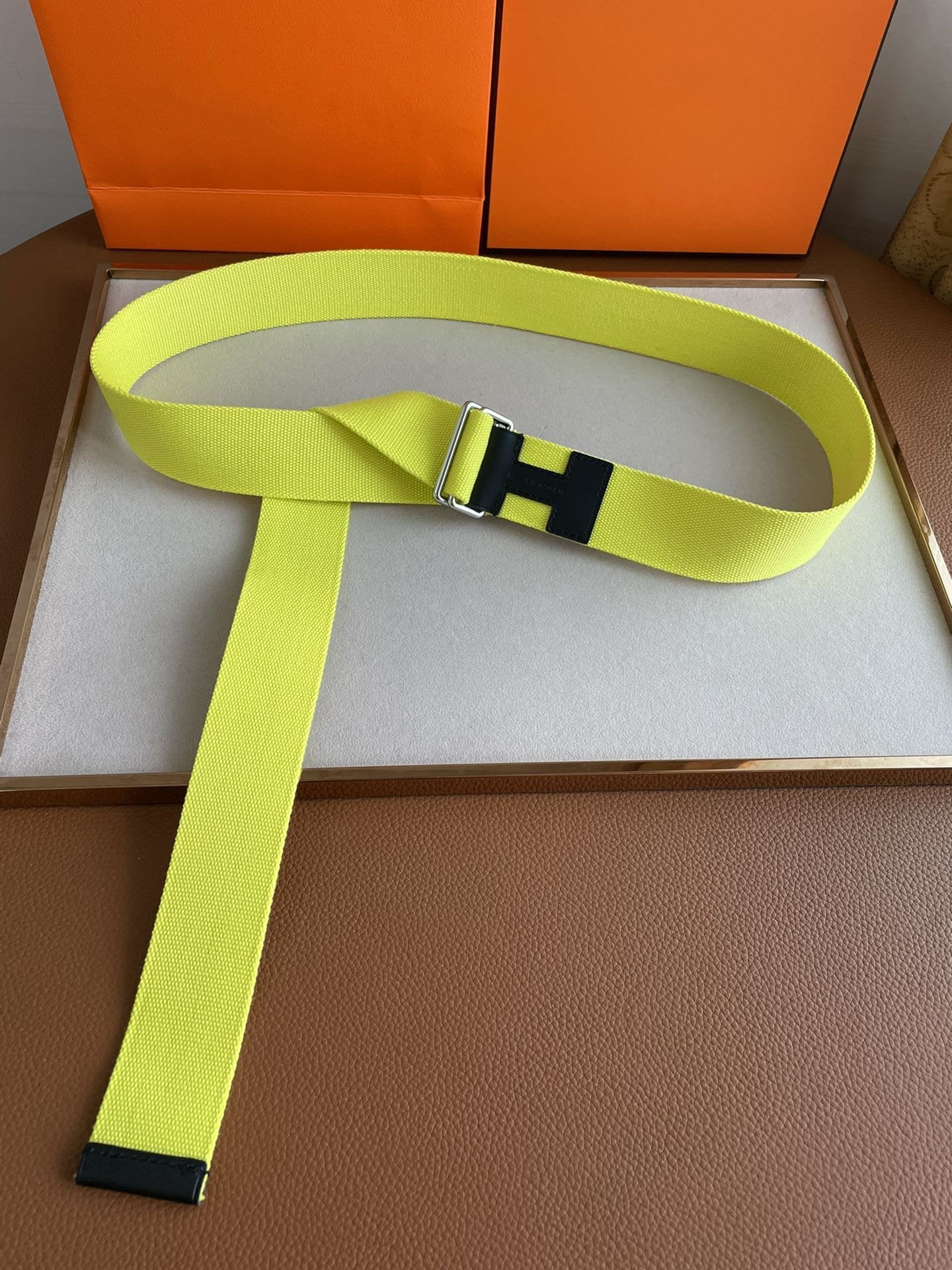 4.0CM YELLOW TEXTILE BLACK LEATHER H BELT