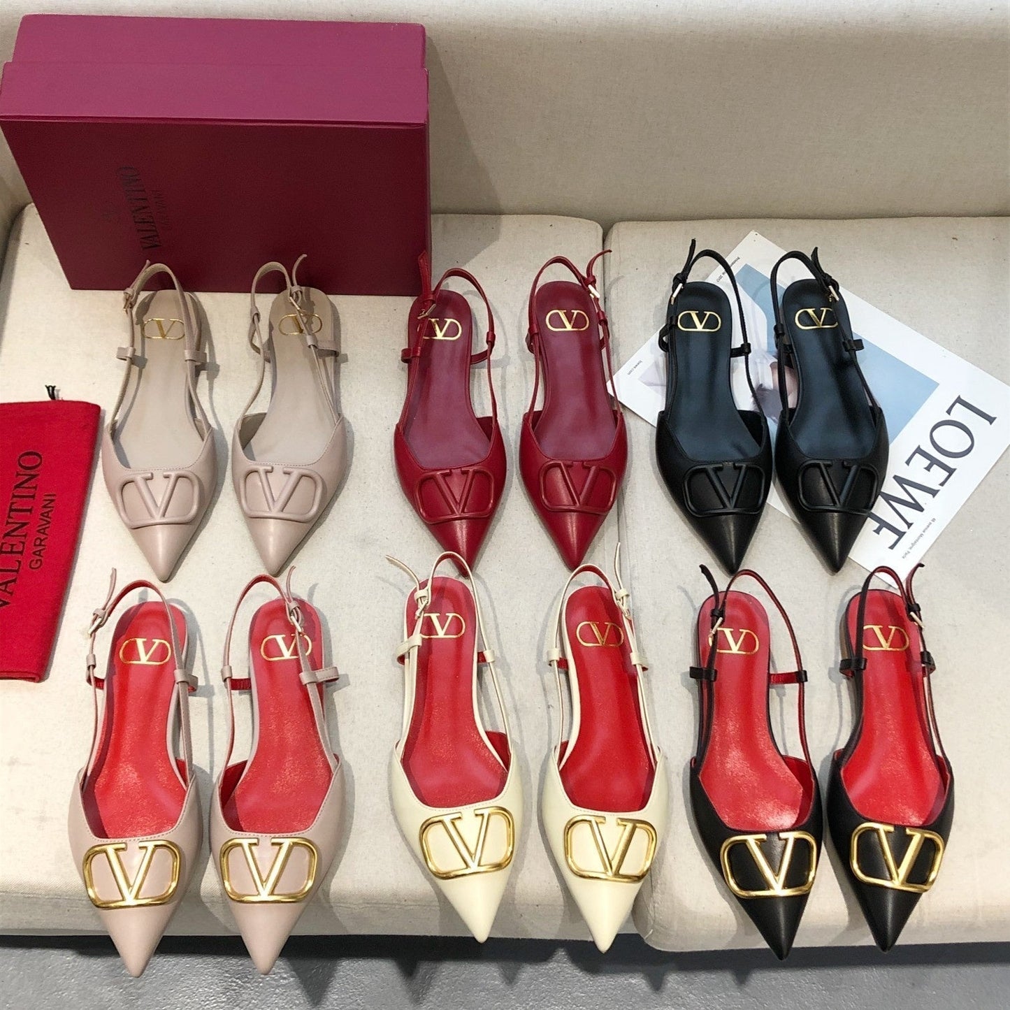 VLOGO SIGNATURE WHITE CALFSKIN FLAT SLINGBACK PUMP WITH GOLD LOGO