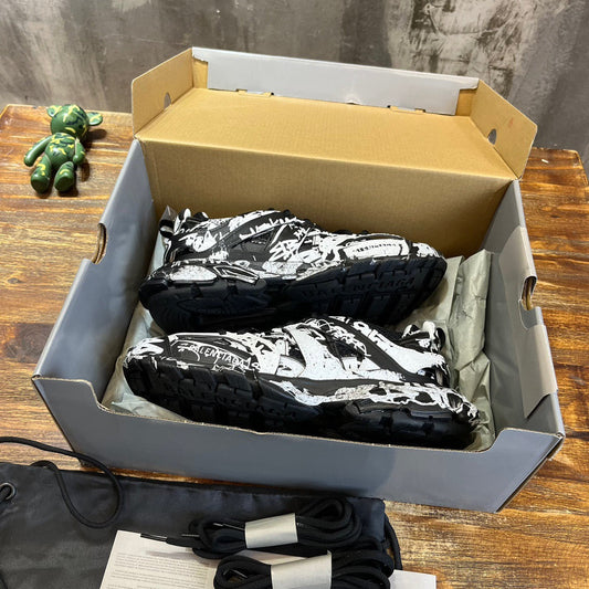 BLCG Sneakers