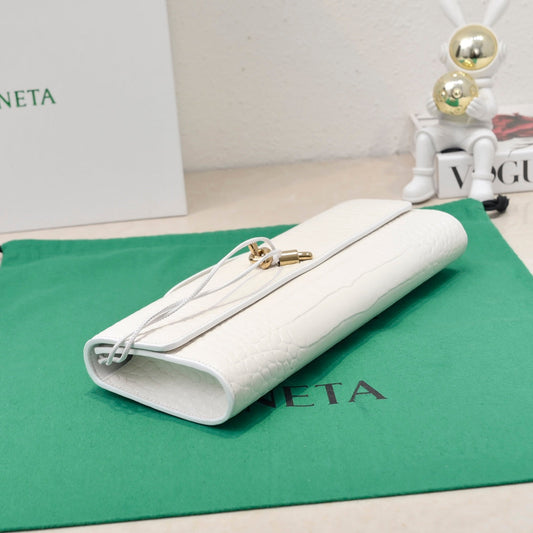 BV Long Clutch Andiamo 31 White Crocodile Calfskin Ghw