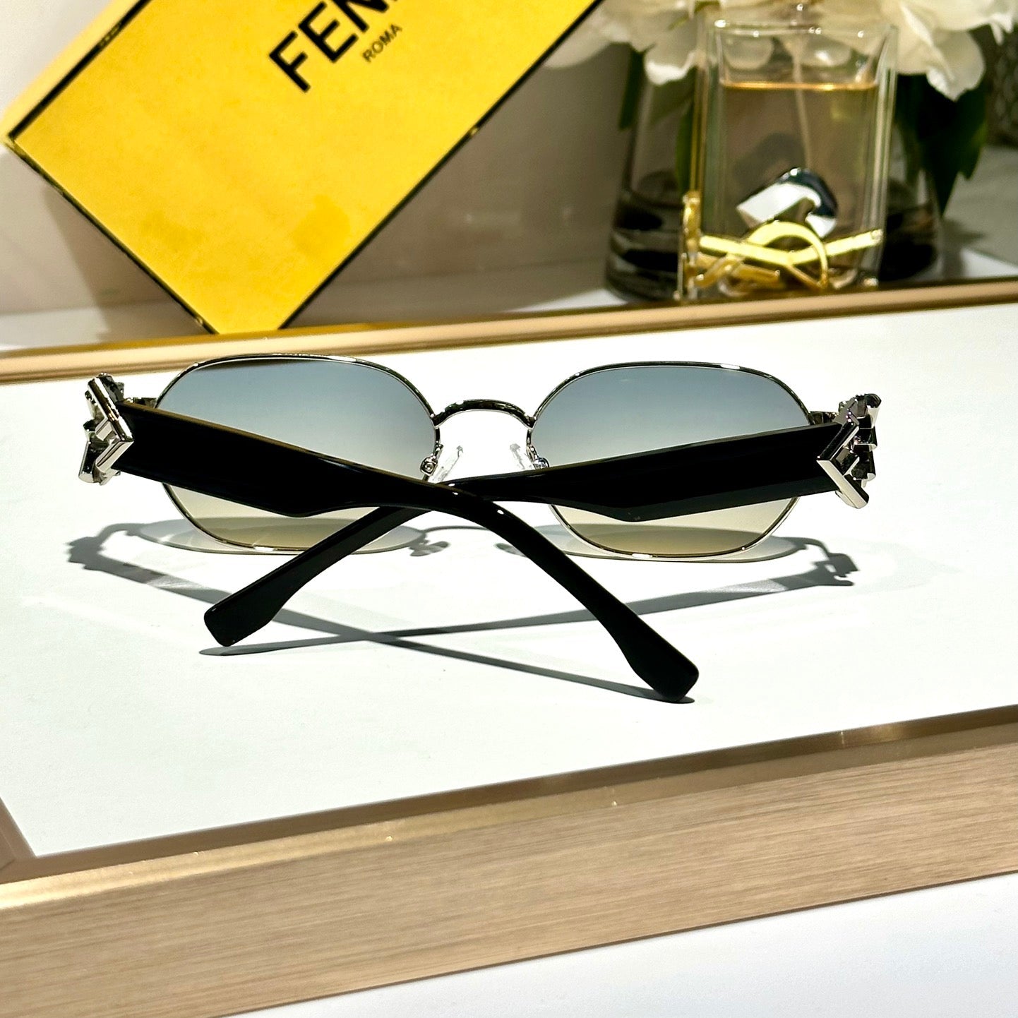 TRAVEL ROUND FRAME SUNGLASSES FE40148l IN METAL AND ACETATE
