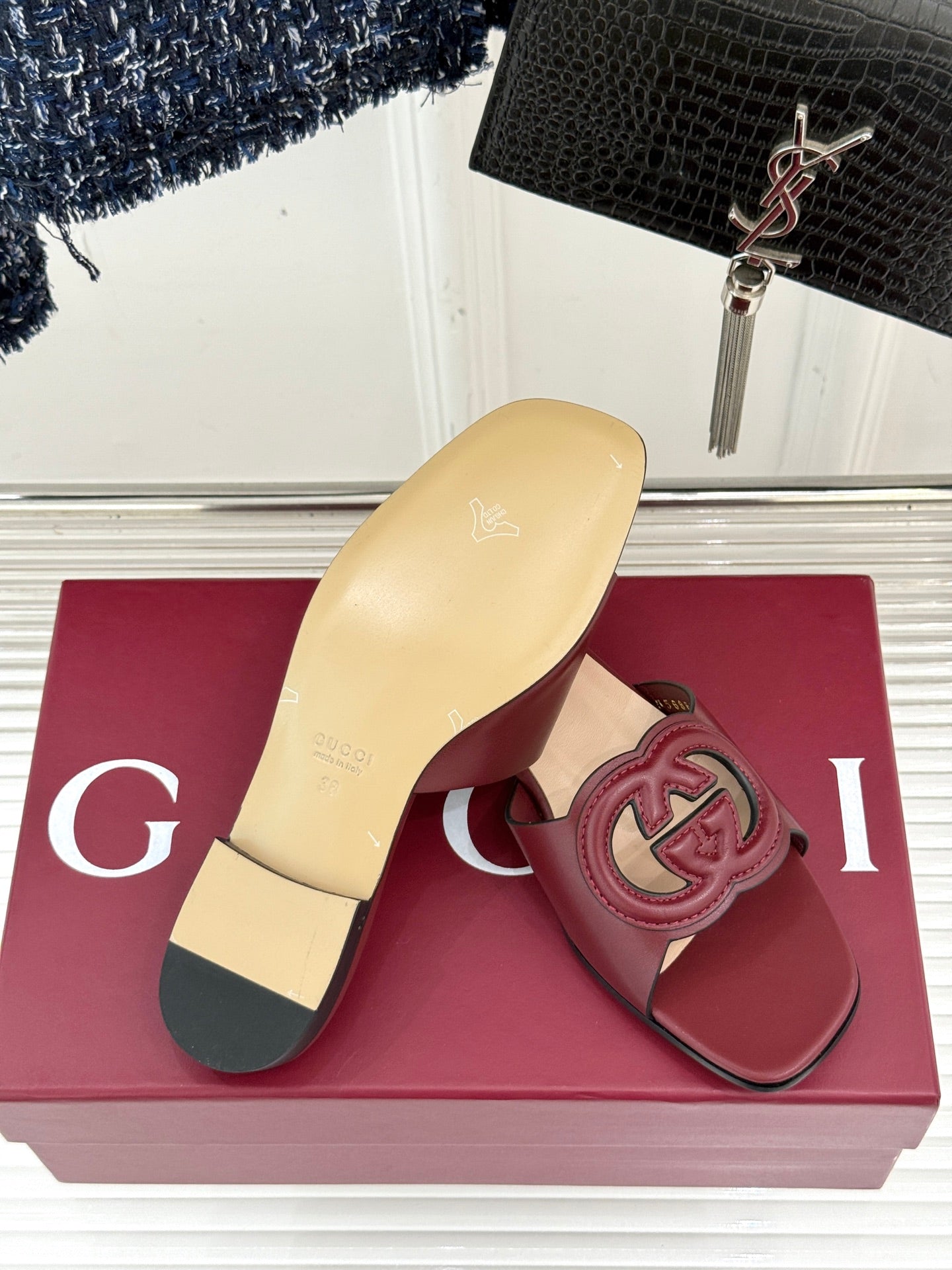 SLIDE SANDALS IN RED CALFSKIN