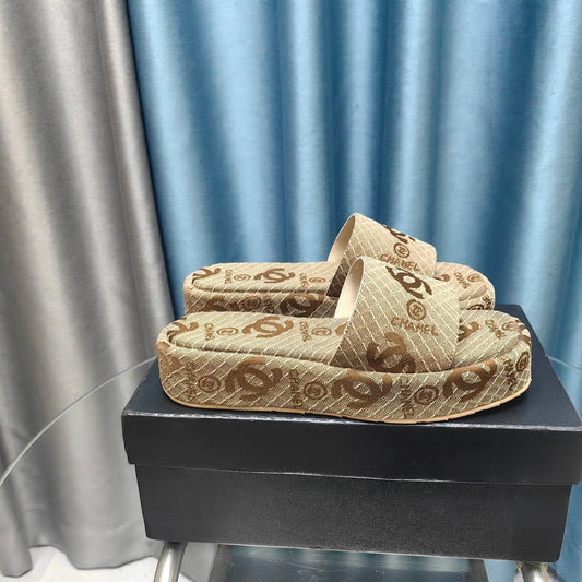 THICK-SOLE SLIPPERS PEANUT BROWN SATIN