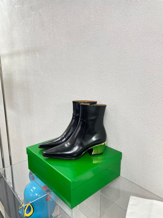 TEX ANKLE BOOT IN BLACK PATENT CALFSKIN