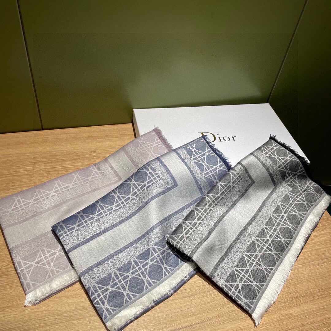 SQUARE SCARF 140 CM IN LIGHT PURPLE MIX WHITE WOOL AND SILK 415456