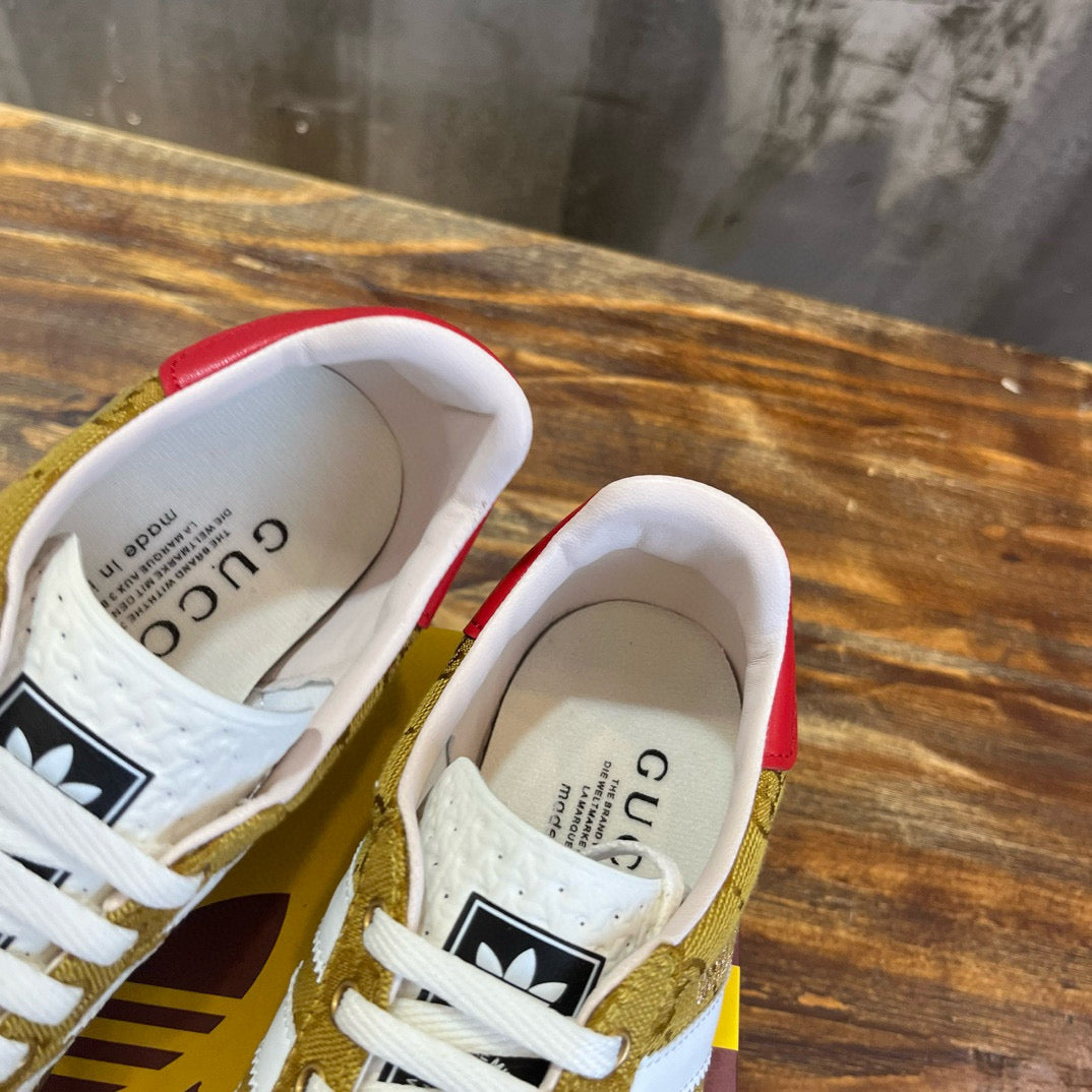 GUC Sneakers