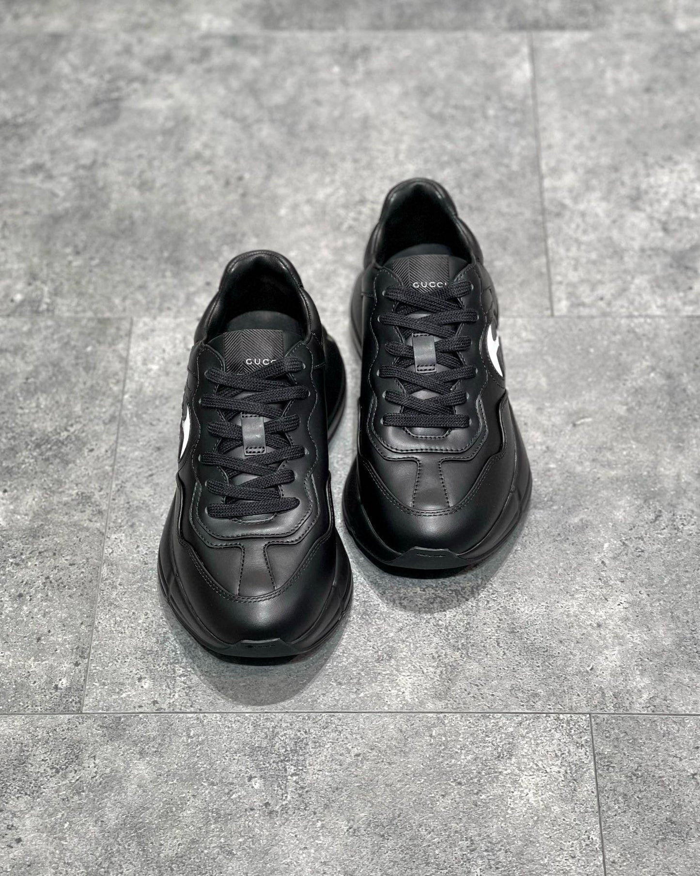GUC Sneakers