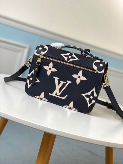 CRAFTY POCHETTE METIS 25 BLACK GRAINED COWHIDE