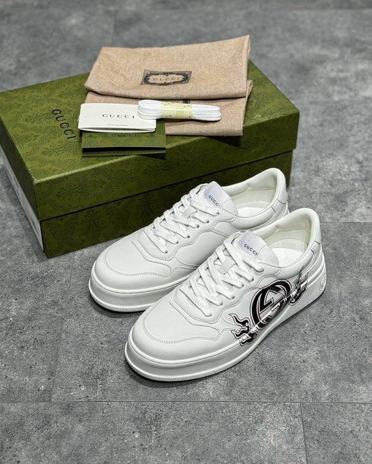 GUC Sneakers