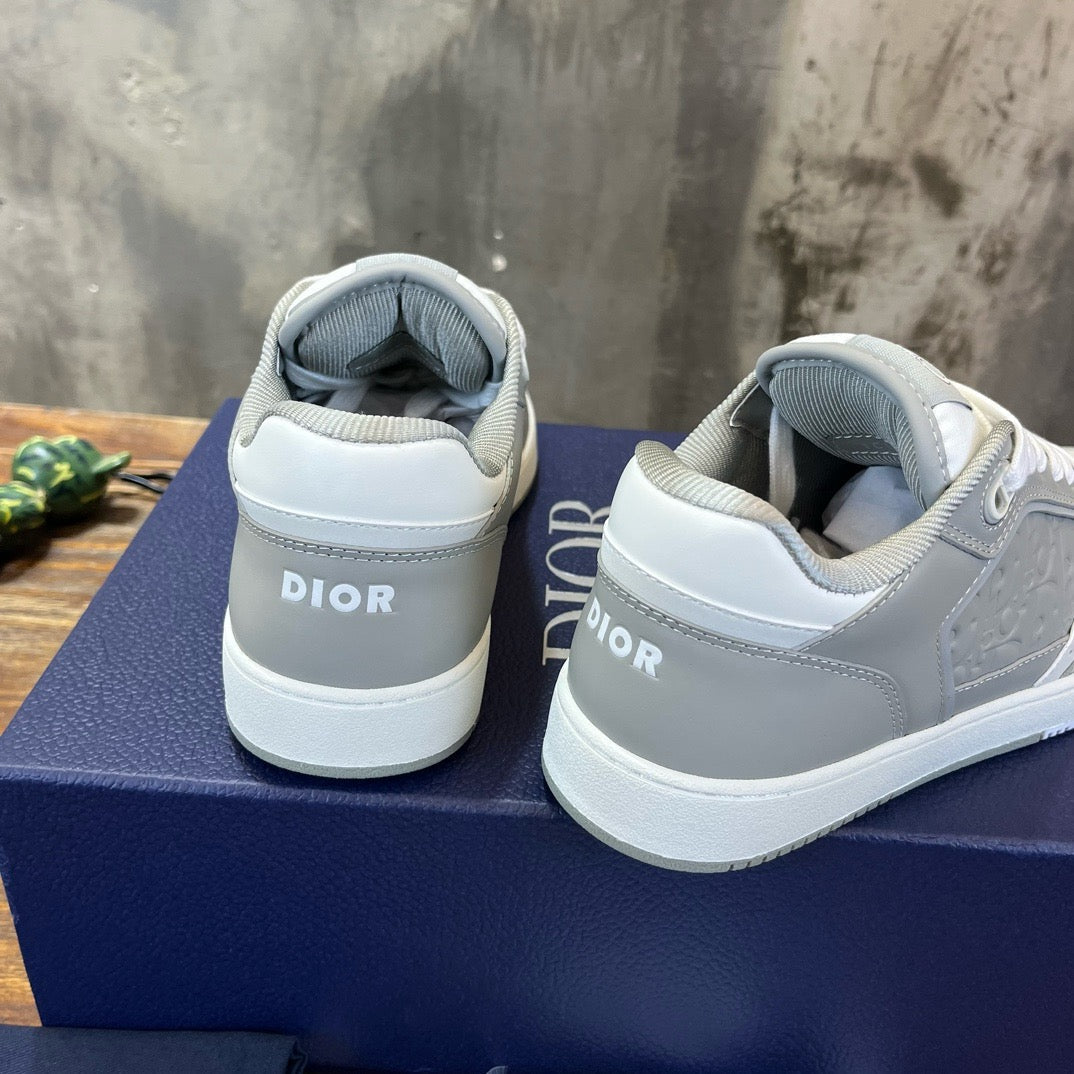 DIO Sneakers