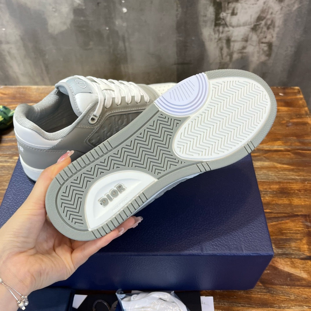 DIO Sneakers