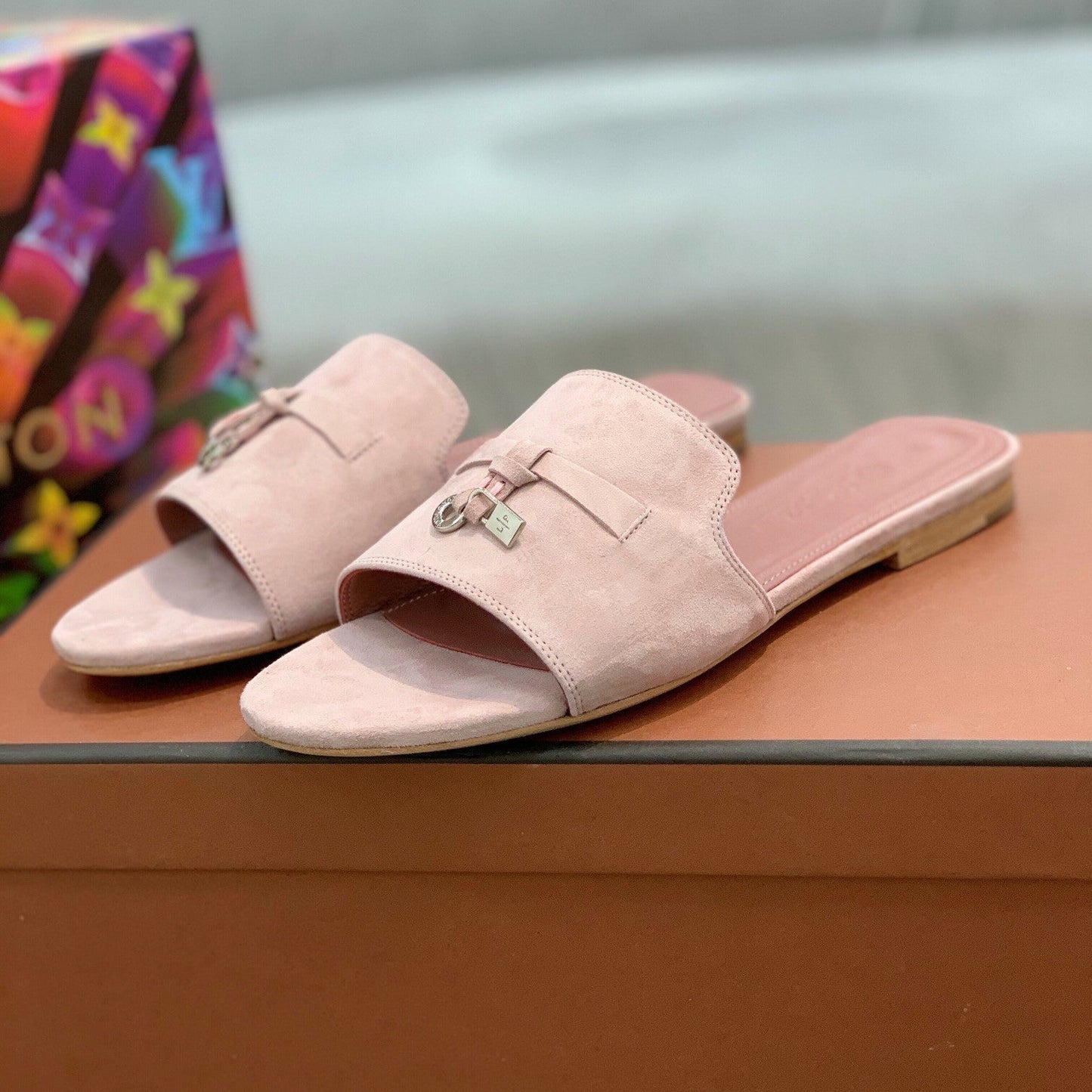 Summer Charms Sandals in Light Pink Suede Pink Lambskin