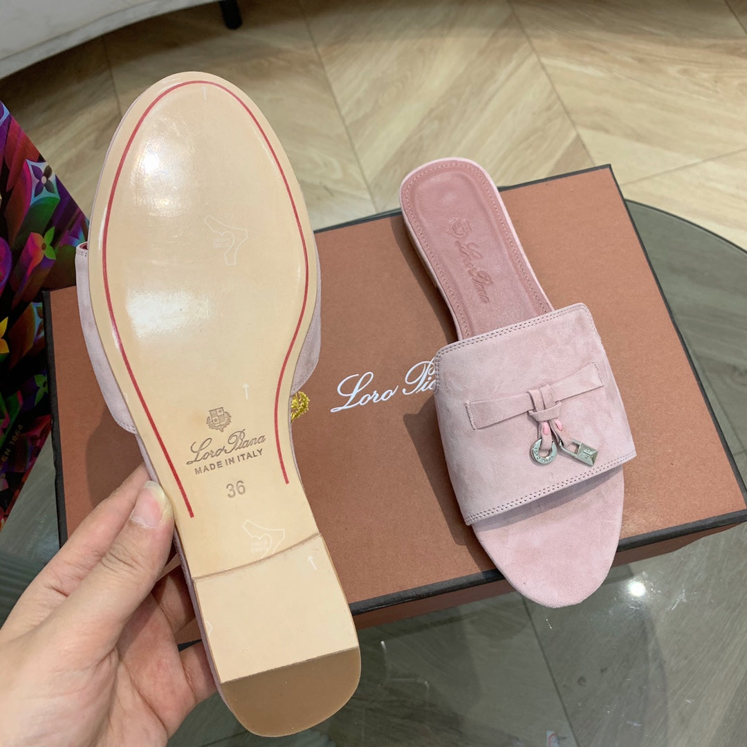 Summer Charms Sandals in Light Pink Suede Pink Lambskin