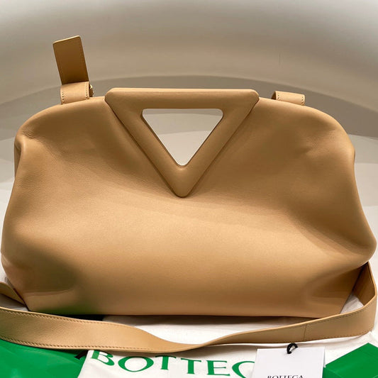 TRIANGLE HANDLE BAG 31 IN CIDER BROWN LAMBSKIN