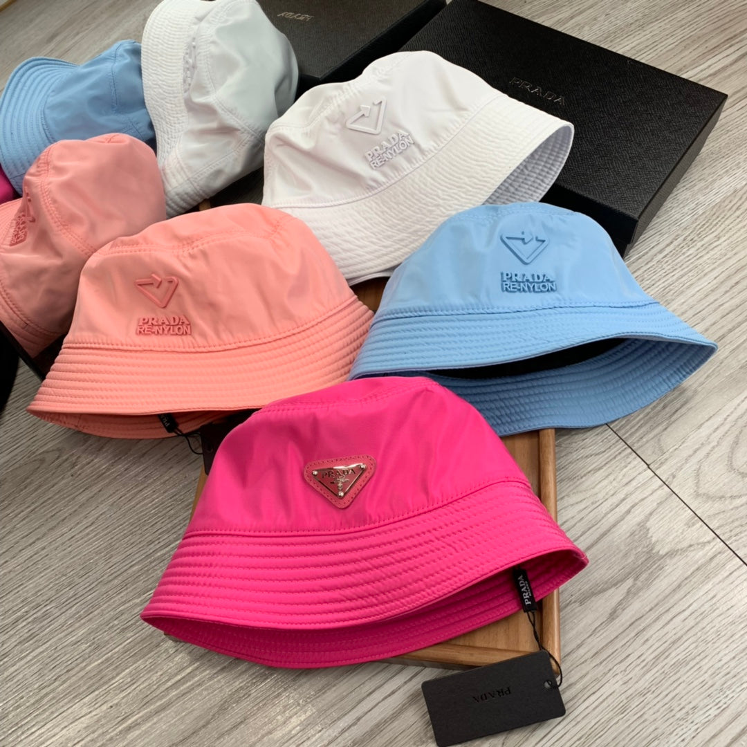 BUCKET HAT IN ROUGE PINK RE-NYLON 234103