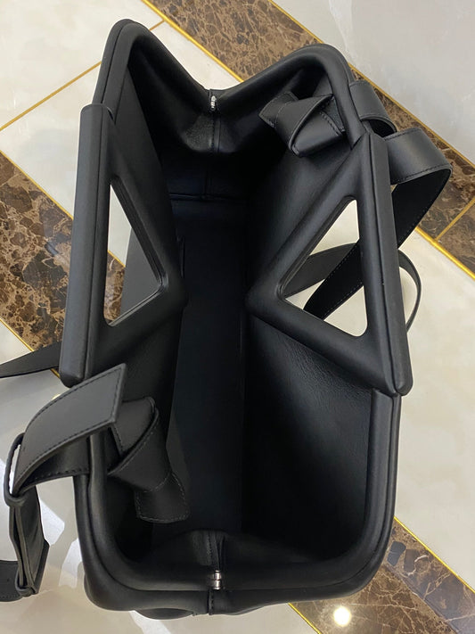 TRIANGLE HANDLE BAG 31 IN BLACK LAMBSKIN