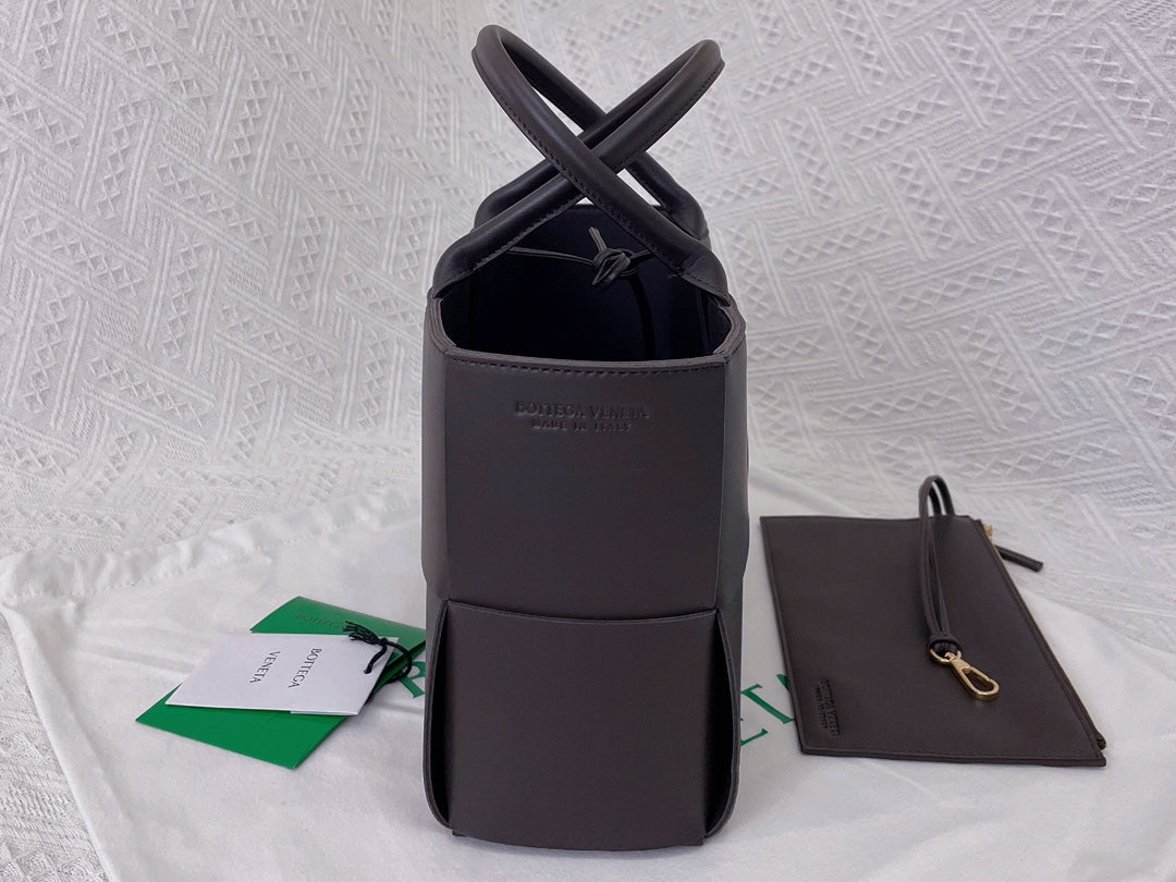SMALL ARCO TOTE 30 IN MORTAR PURPLE LAMBSKIN