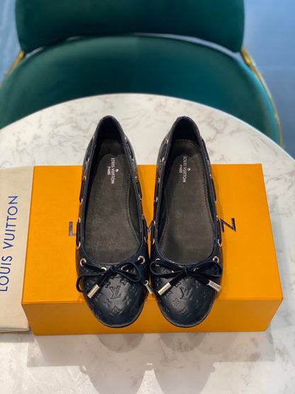LV WOMEN'S BALLET FLAT IN BLACK EMBOSSED CALFSKIN WITH BOW