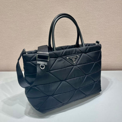TRIANGLE PATTERN TOTE BAG 33 IN BLACK QUILTED RE-NYLON