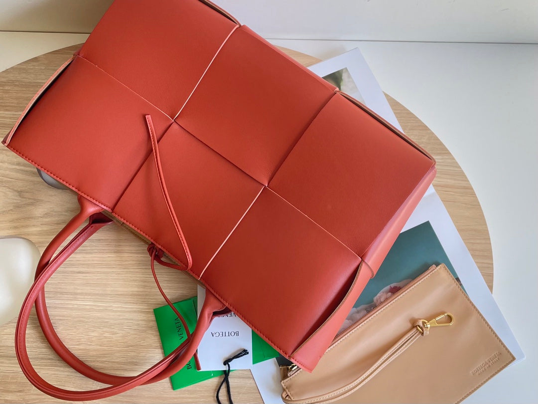 ARCO TOTE 36 IN RED ORANGE CALFSKIN