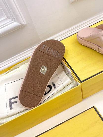 FENDI CROSSOVER SLIPPER IN PALE PINK CALFSKIN