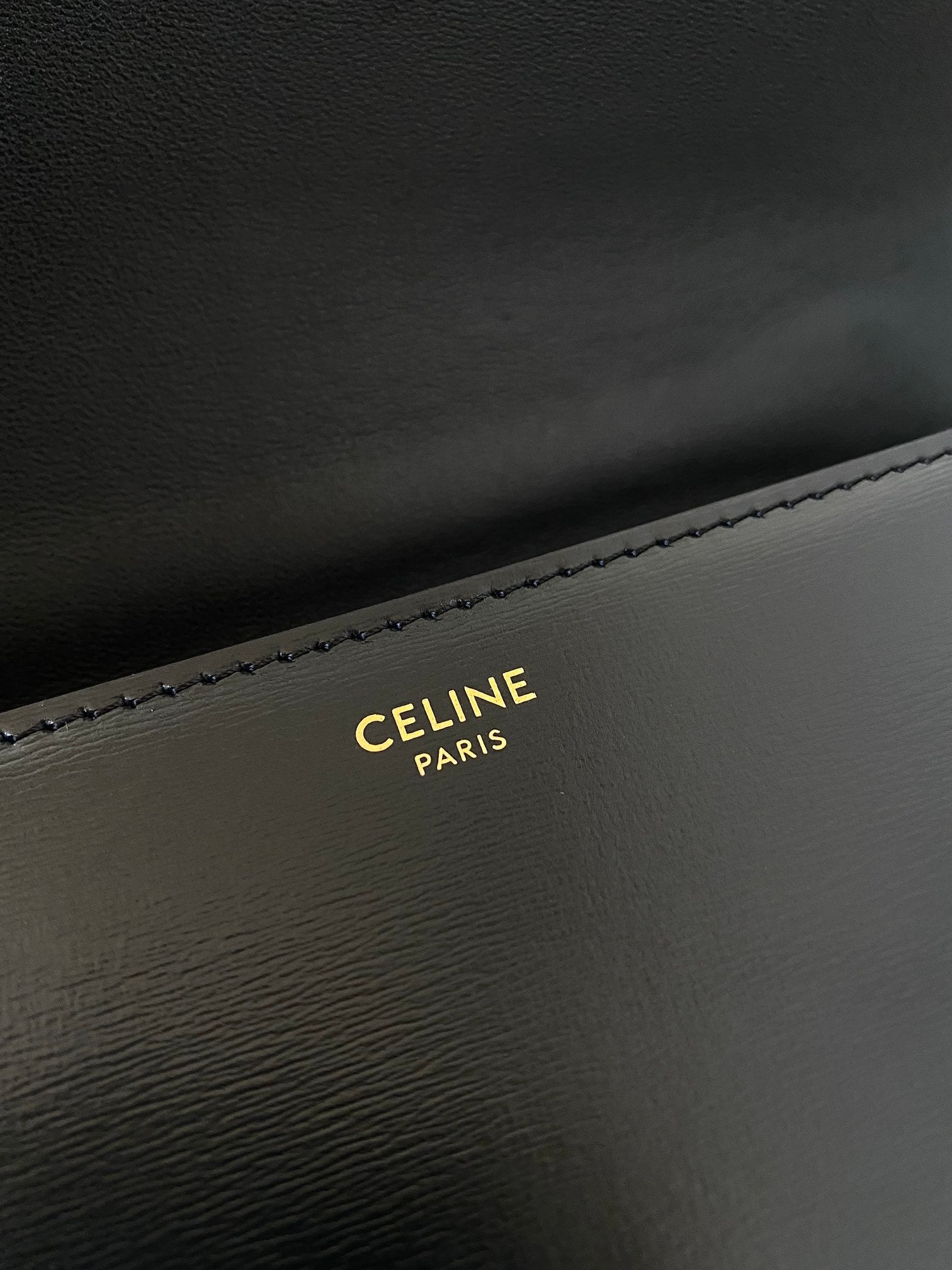 20 CHAIN EMBOSSED ARMPIT BAG BLACK CALFSKIN