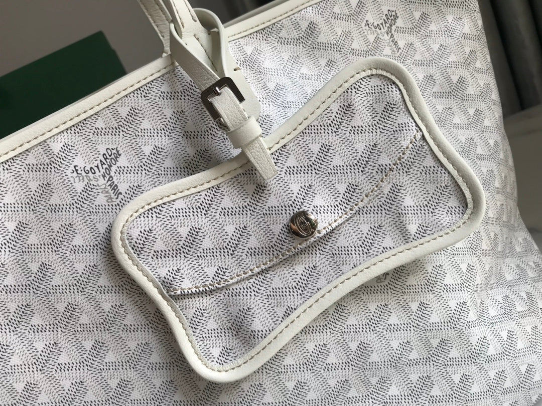 CHIEN GRIS BAG 33 IN WHITE GOYARDINE CANVAS AND TAN CALFSKIN TRIM