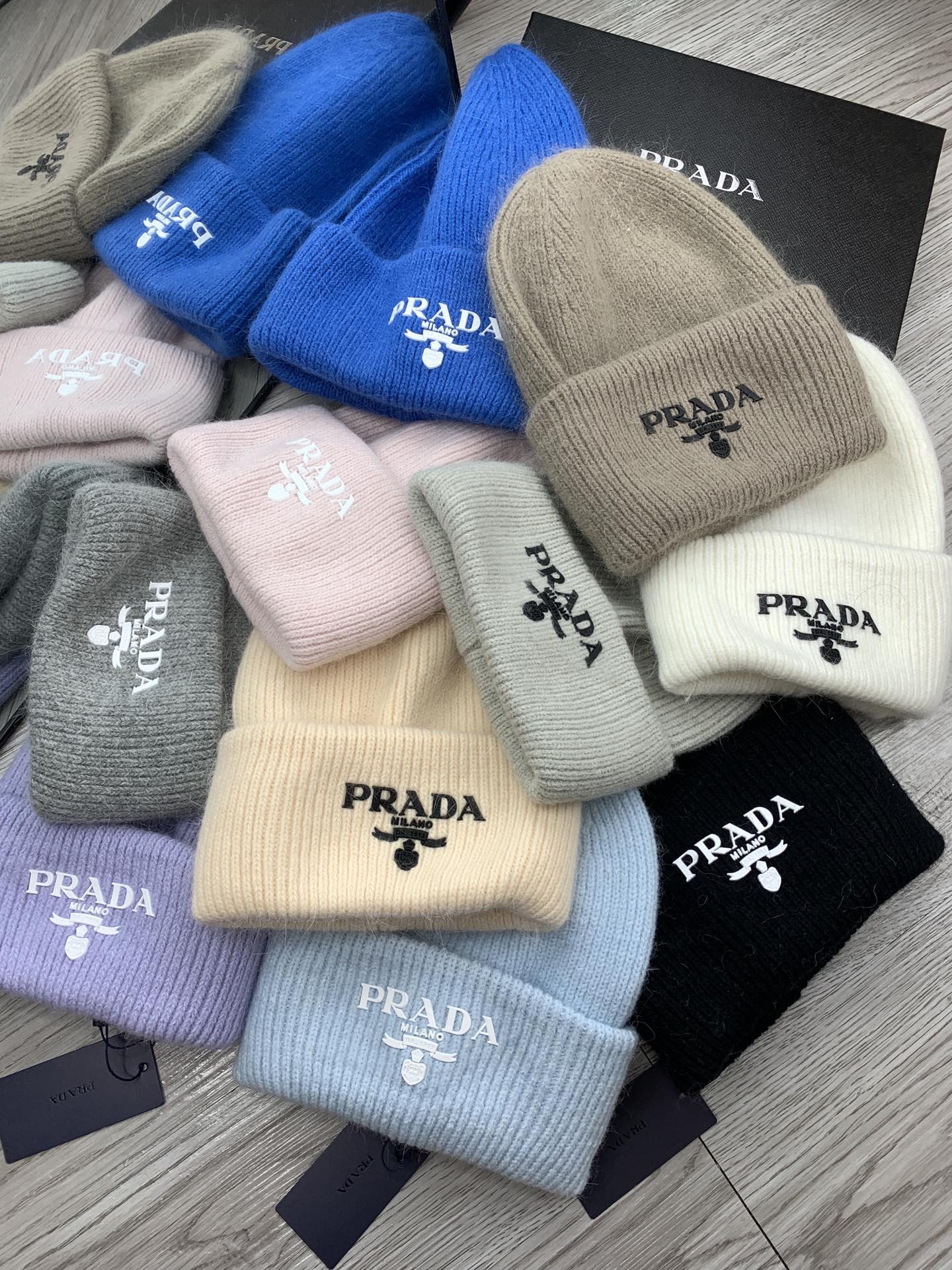 BEANIE HAT IN DOLPHIN GRAY WOOL 108750