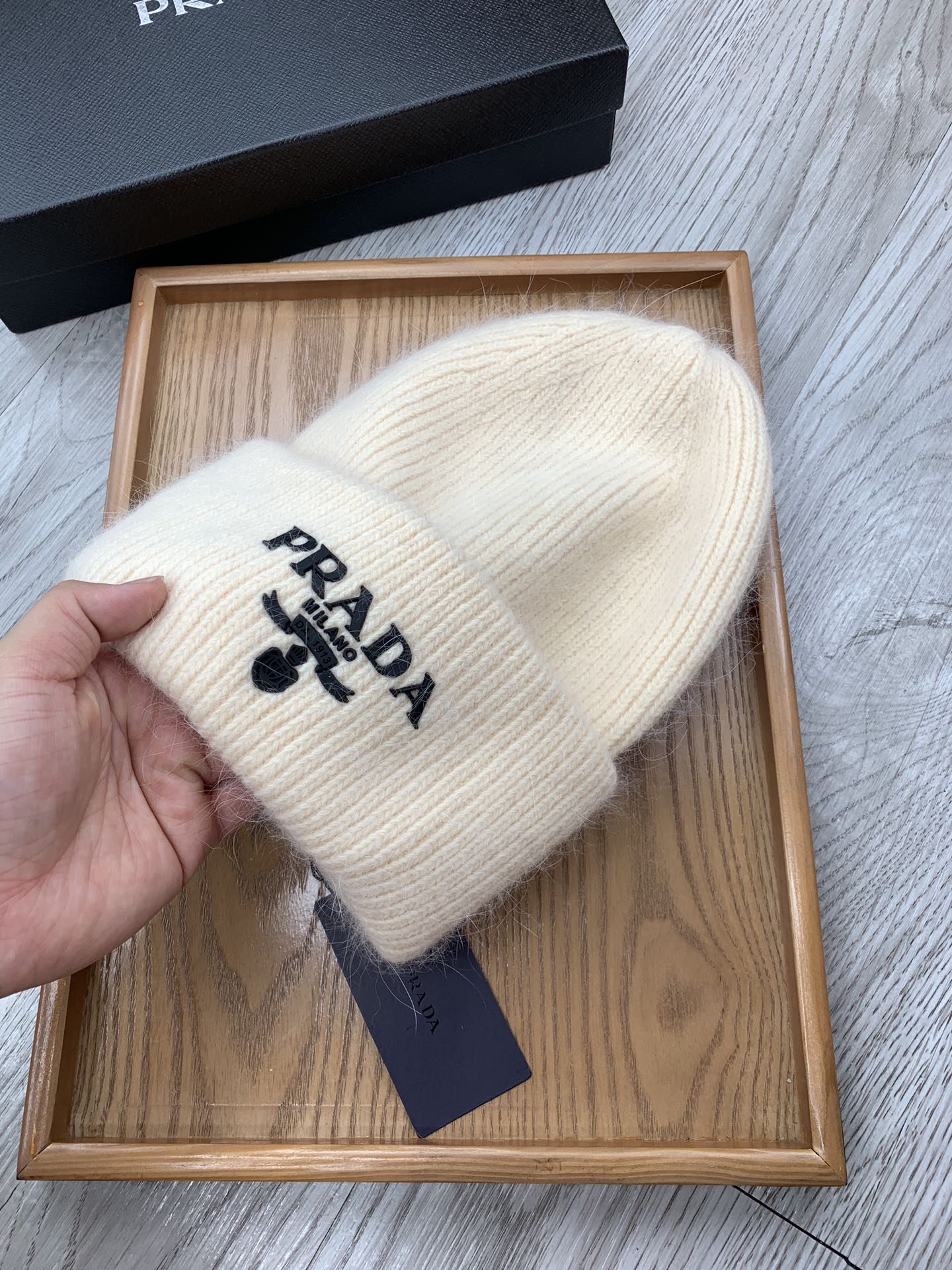 BEANIE HAT IN BEIGE CREAM WOOL 108745