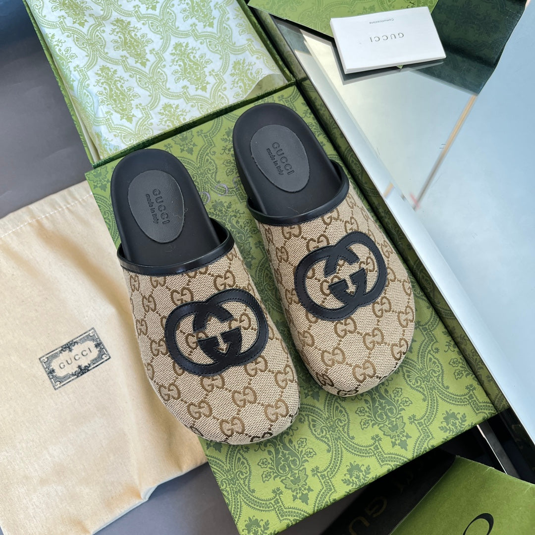 INTERLOCKING G MULE IN BEIGE MONOGRAM CANVAS AND LEATHER