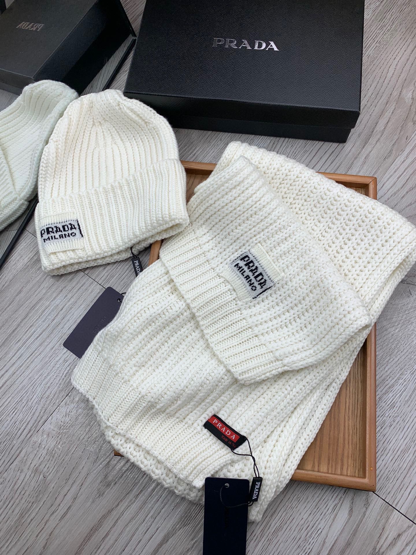 SET SCARF AND HAT IN WHITE WOOL AND RABBIT FUR 388991