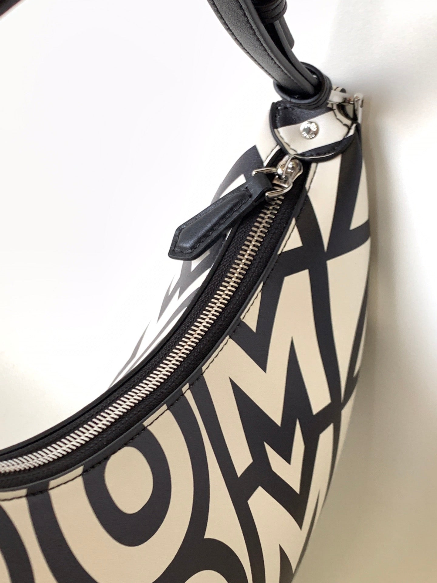 FENDIGRAPHY SMALL 29 IN WHITE MIX BLACK SMOOTH CALFSKIN SILVER HARDWARE