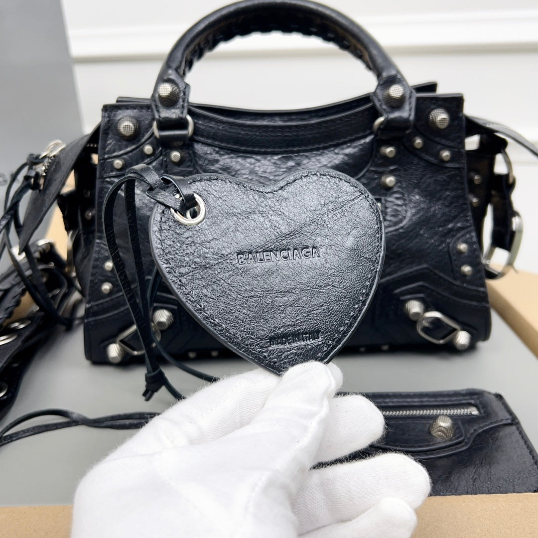NEO CAGOLE 26 IN BLACK LAMBSKIN