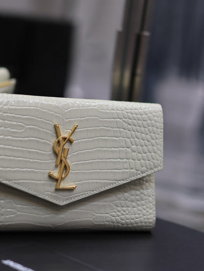 UPTOWN WALLET 21 IN WHITE CROCODILE PATTERN CALFSKIN GOLD LOGO