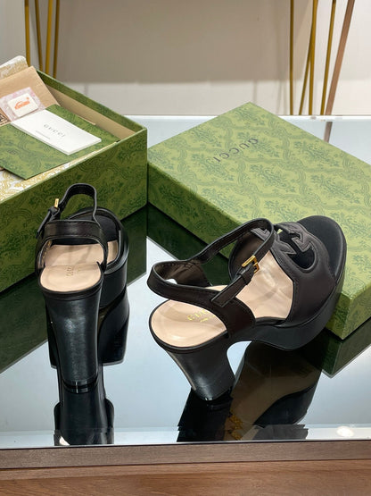 GG 120 INTERLOCKING G SANDAL BLACK CALFSKIN