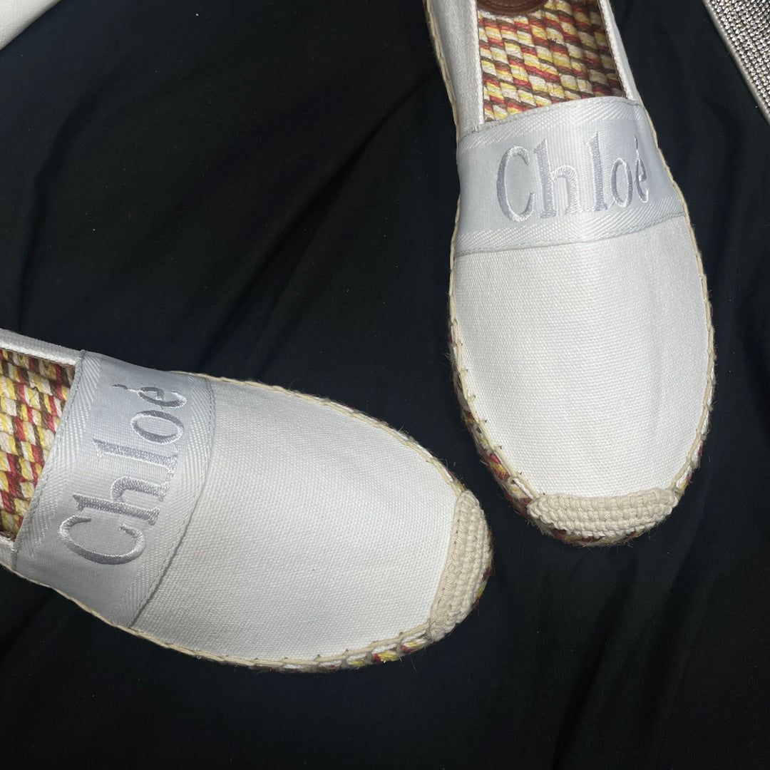 WOVEN LOAFER IN WHITE DENIM AND COLORFUL RAFFIA