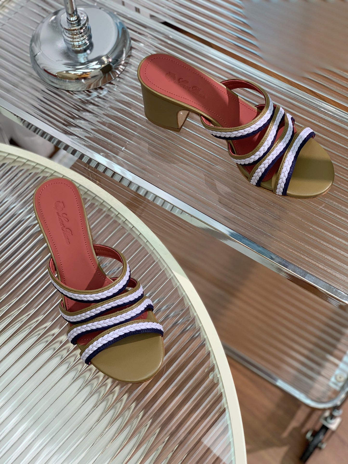LP SPRIGHTLY CHARMS MID-SANDAL WHITE AND OLIVE CALFSKIN