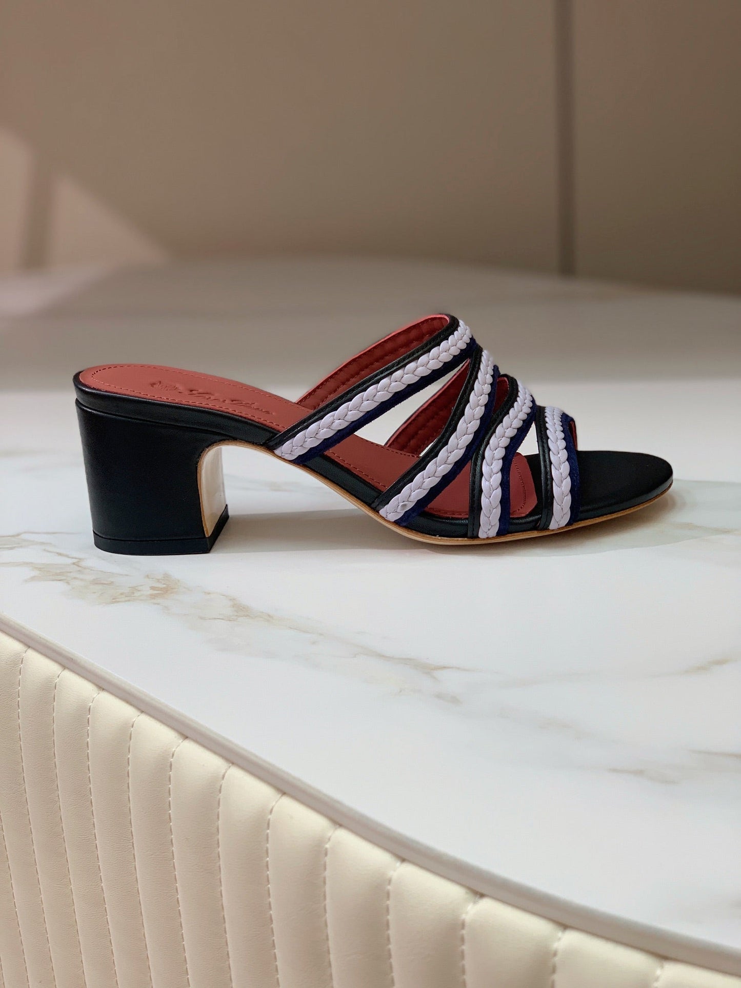 LP SPRIGHTLY CHARMS MID-SANDAL WHITE AND BLACK CALFSKIN