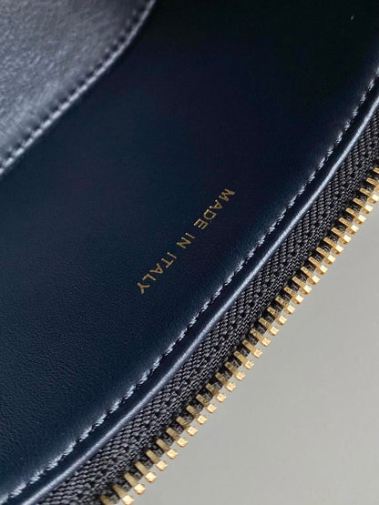 SIGNATURE VANITY 16 IN BLUE OBLIQUE JACQUARD
