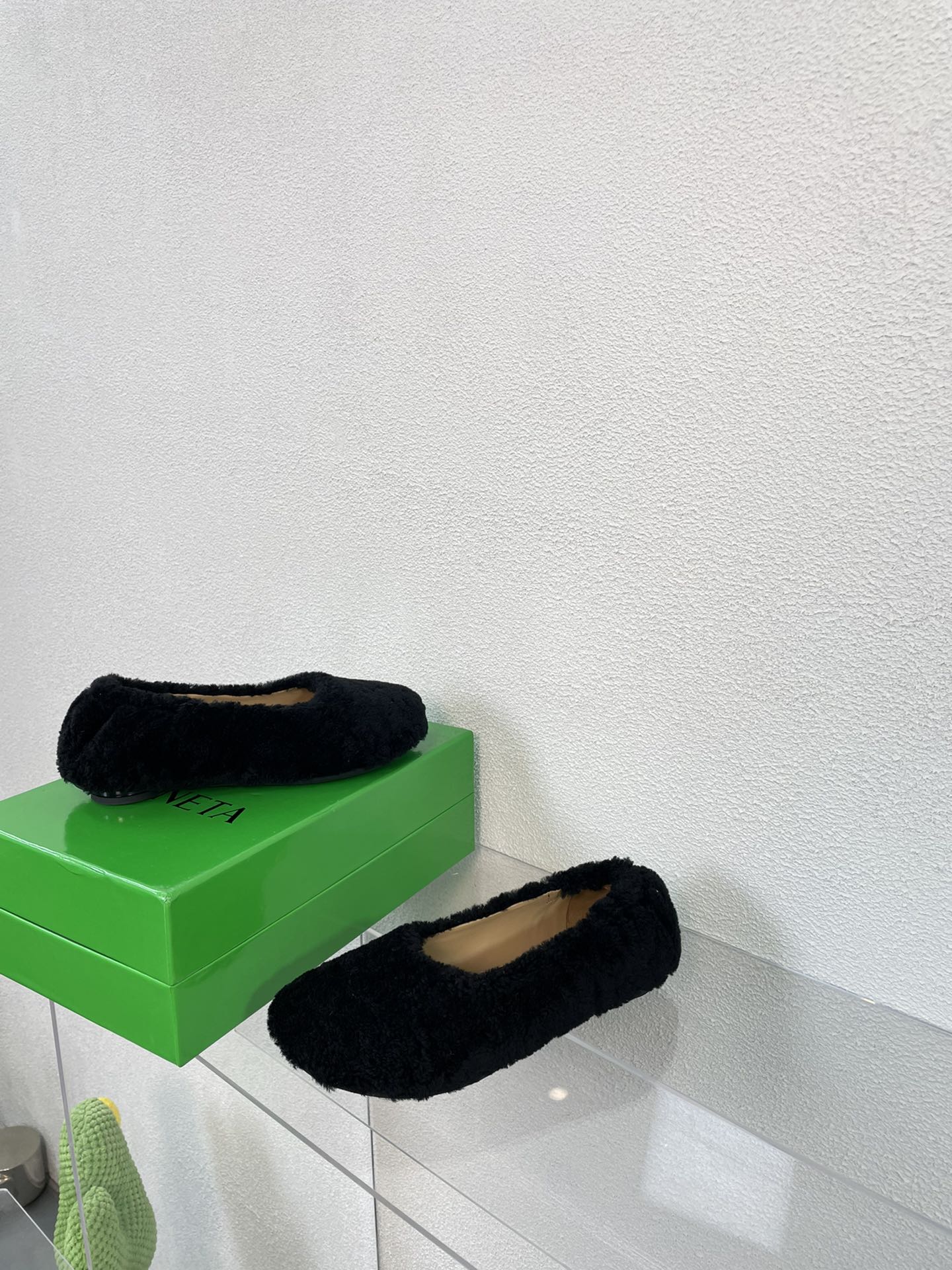 ATOMIC SHEARLING BALLERINA FLATS BLACK