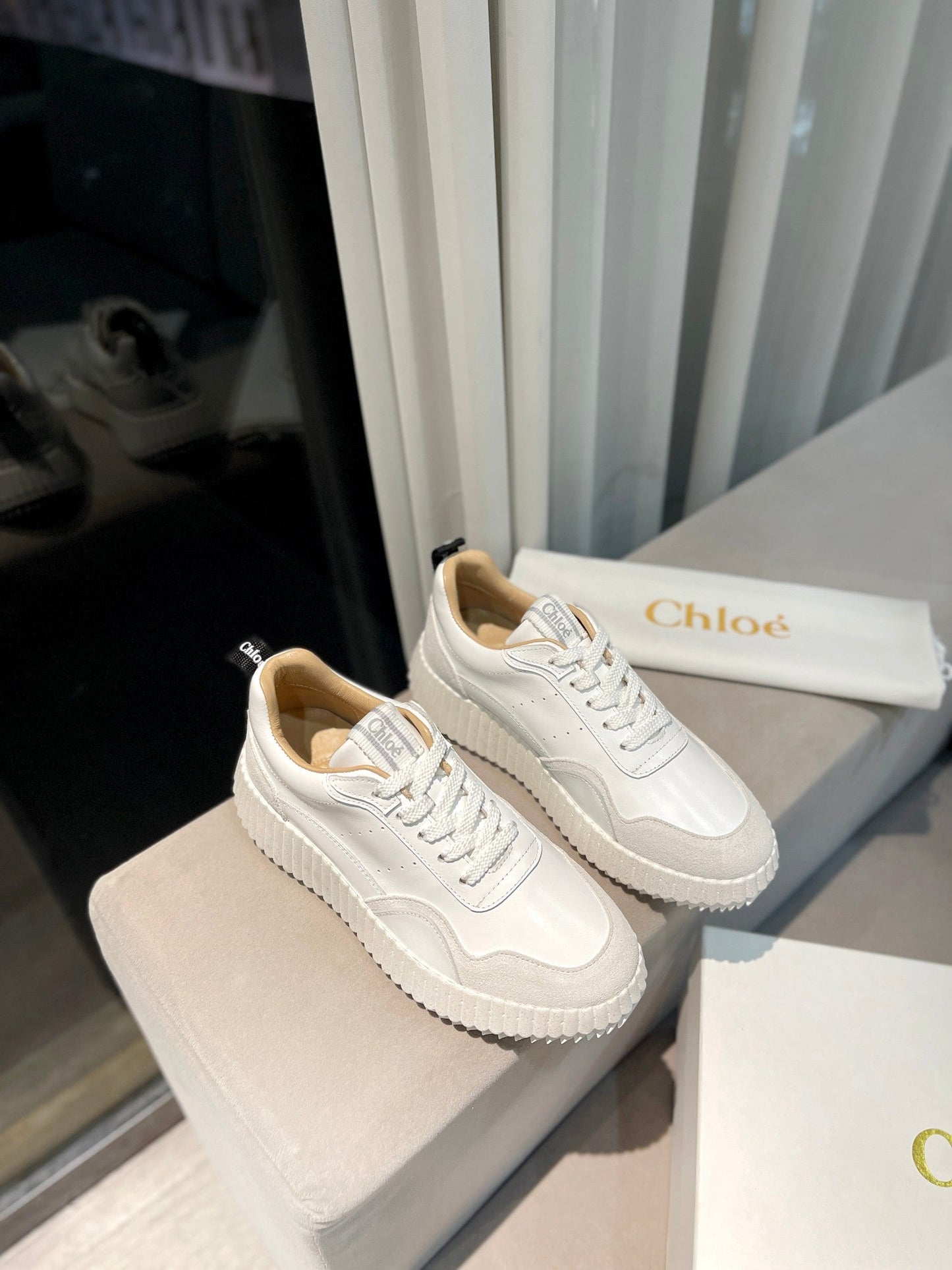 NAMA SNEAKER IN WHITE LAMBSKIN AND DOVE GREY SUEDE