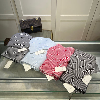 SET SCARF AND HAT IN BLACK MIX WHITE WOOL AND CASHMERE 946332
