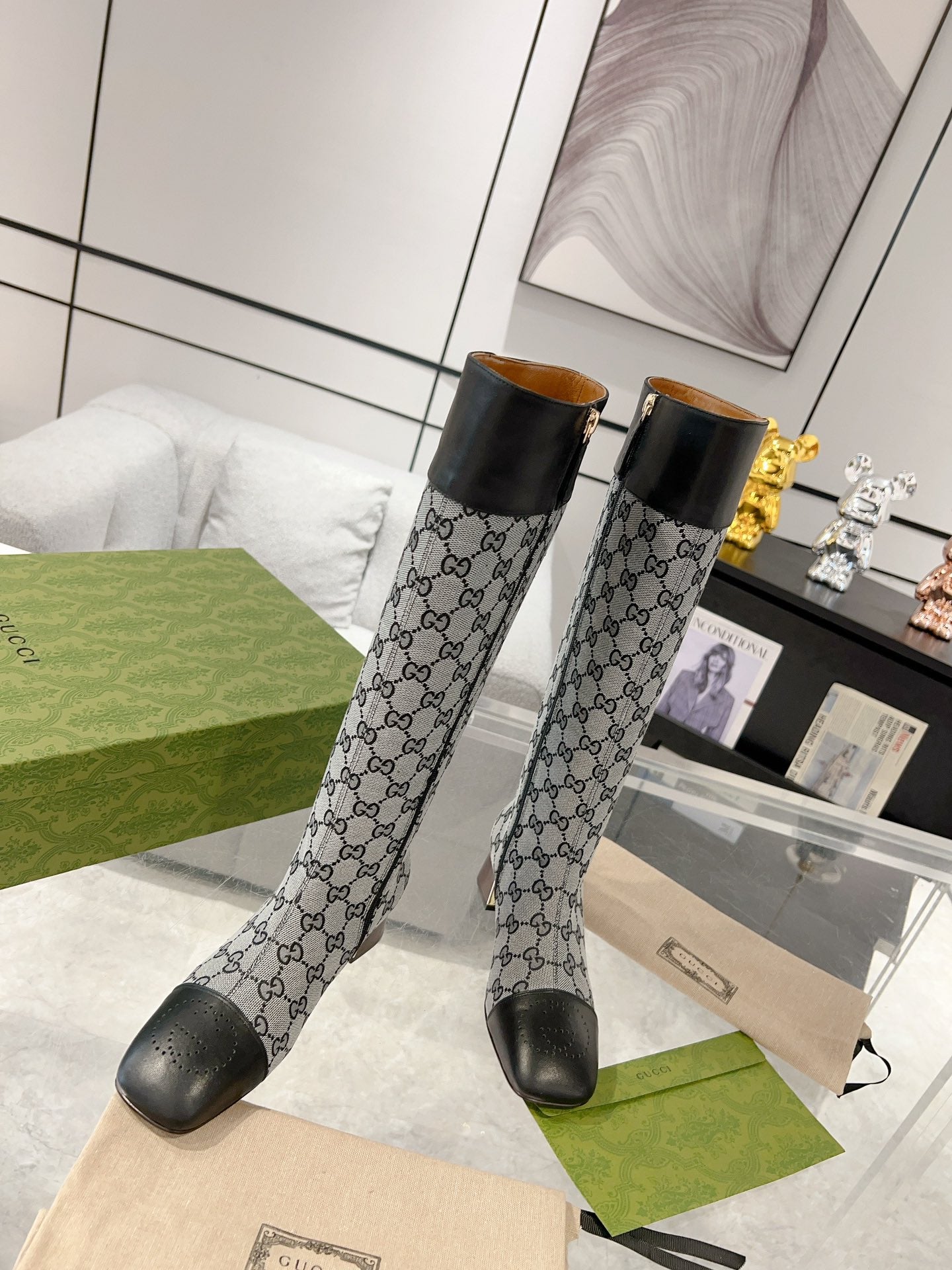 GG KNEE BOOTS IN LIGHT GRAY MONOGRAM CANVAS AND BLACK GLOSSY SHEEPSKIN
