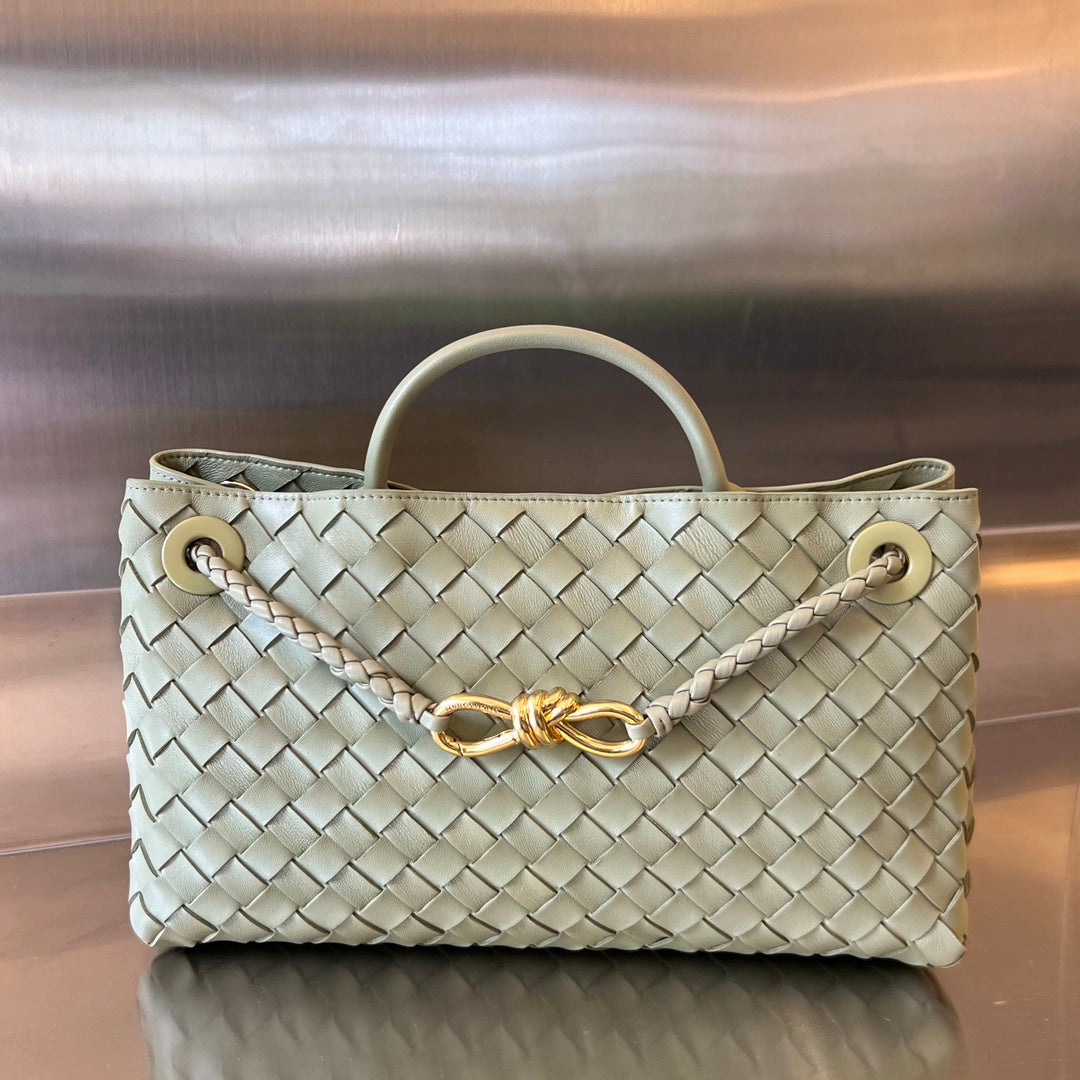SMALL ANDIAMO 29 IN ECRU BEIGE LAMBSKIN