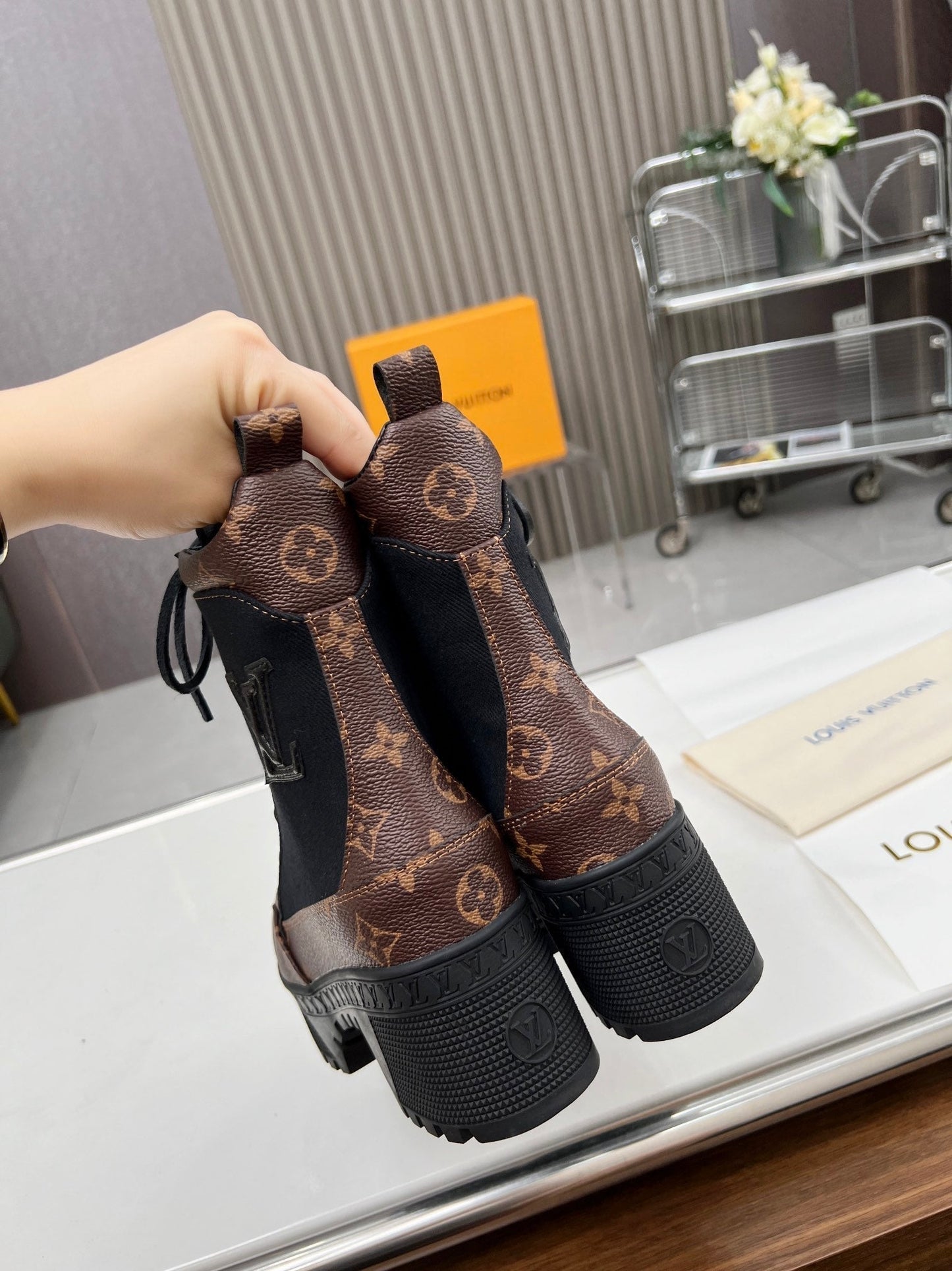 LAUREATE PLATFORM DESERT BOOT IN BLACK JACQUARD AND CHOCOLATE BROWN CALFSKIN