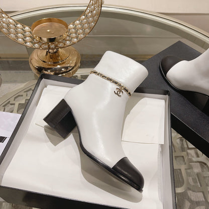 MID-HEEL ANKLE BOOTS IN WHITE SMOOTH CALFSKIN