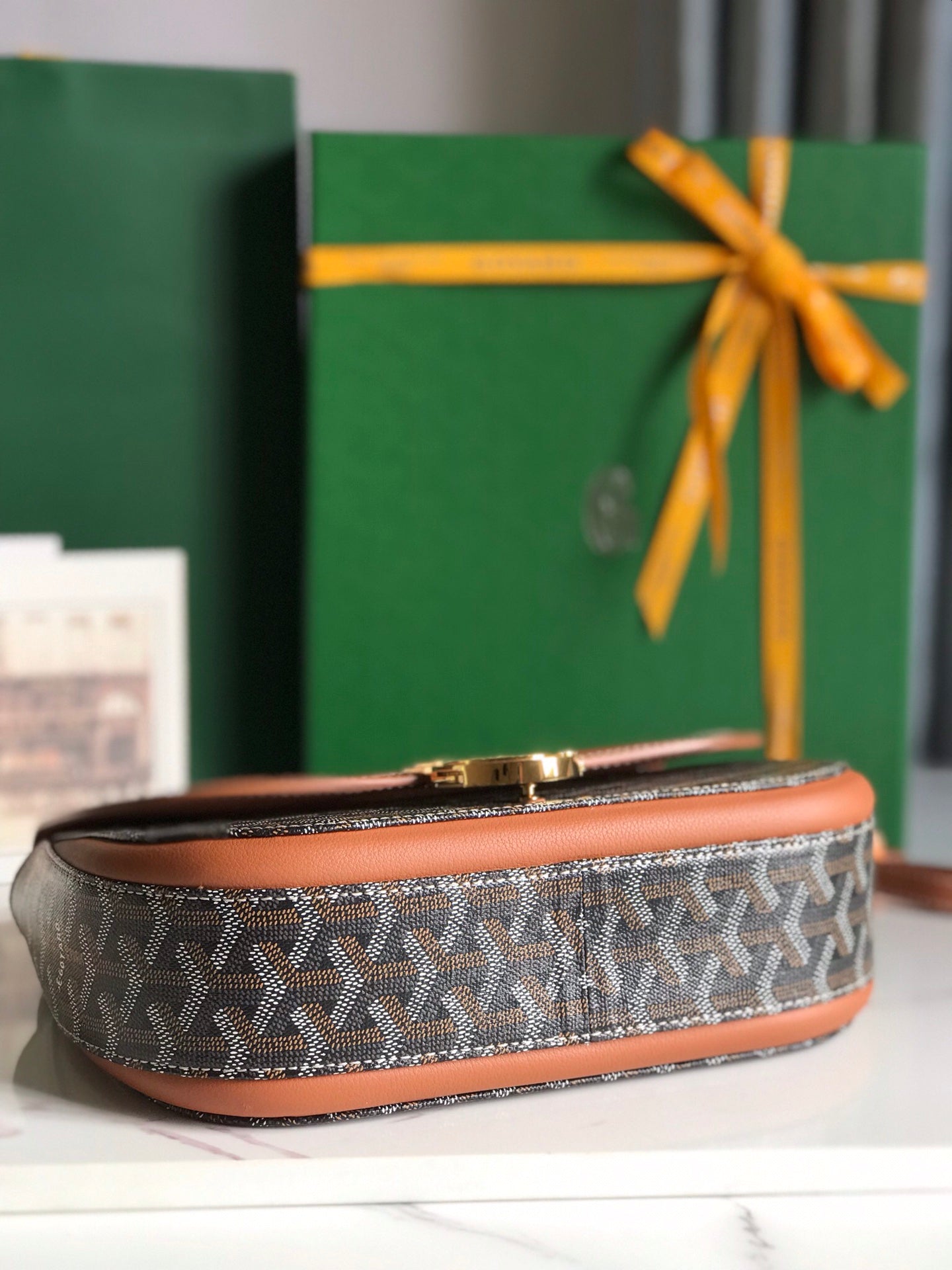 233 BAG 25 IN TAN CALFKIN AND BLACK GOYARDINE CANVAS