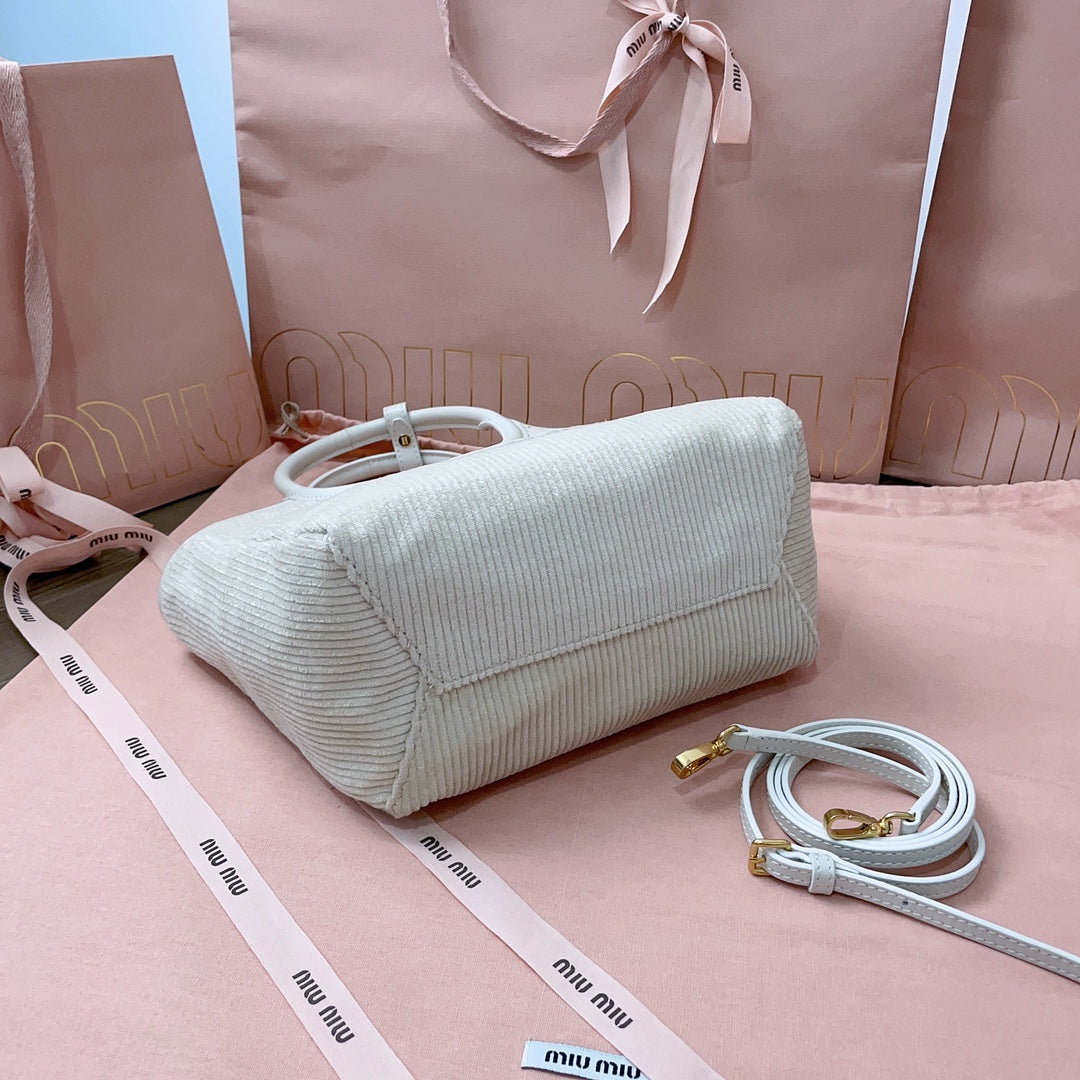 IVY HANDBAG 22 IN WHITE CANVAS