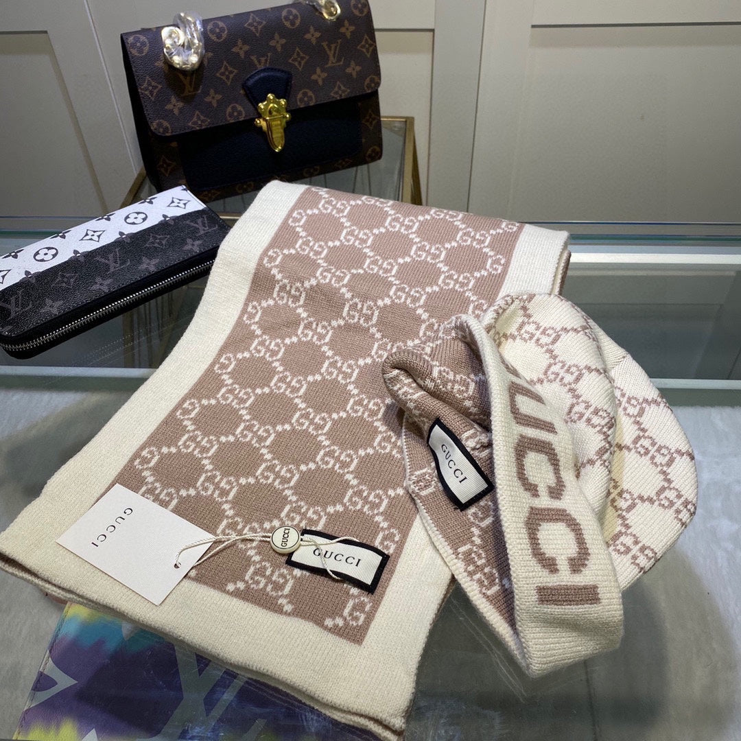 SET CLASSIC SCARF AND HAT IN CAMEL BROWN MONOGRAM CASHMERE 200521