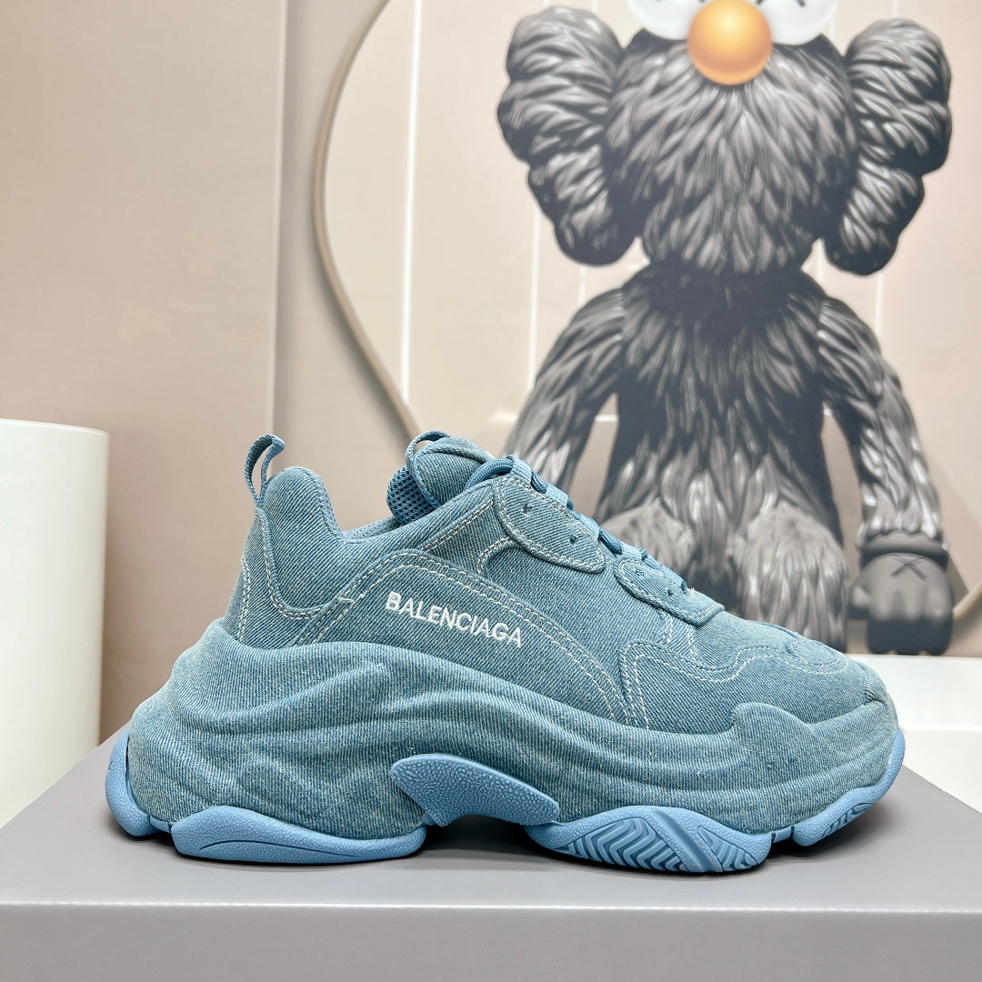 TRIPLE S SNEAKER IN BLUE DENIM